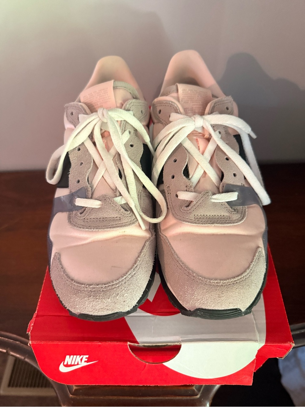 Nike v-love o.x. Size 8.5. Echo pink/pumice sanded purple